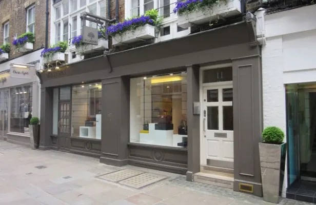 Medical / Beauty / Wellness / Massage in Mayfair Fully furnished.