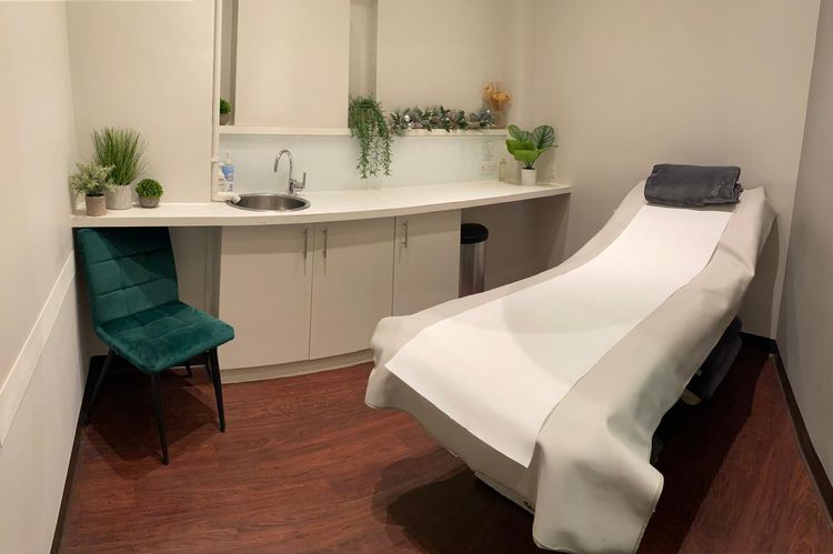 Luxury Treatment Room for Rent in London