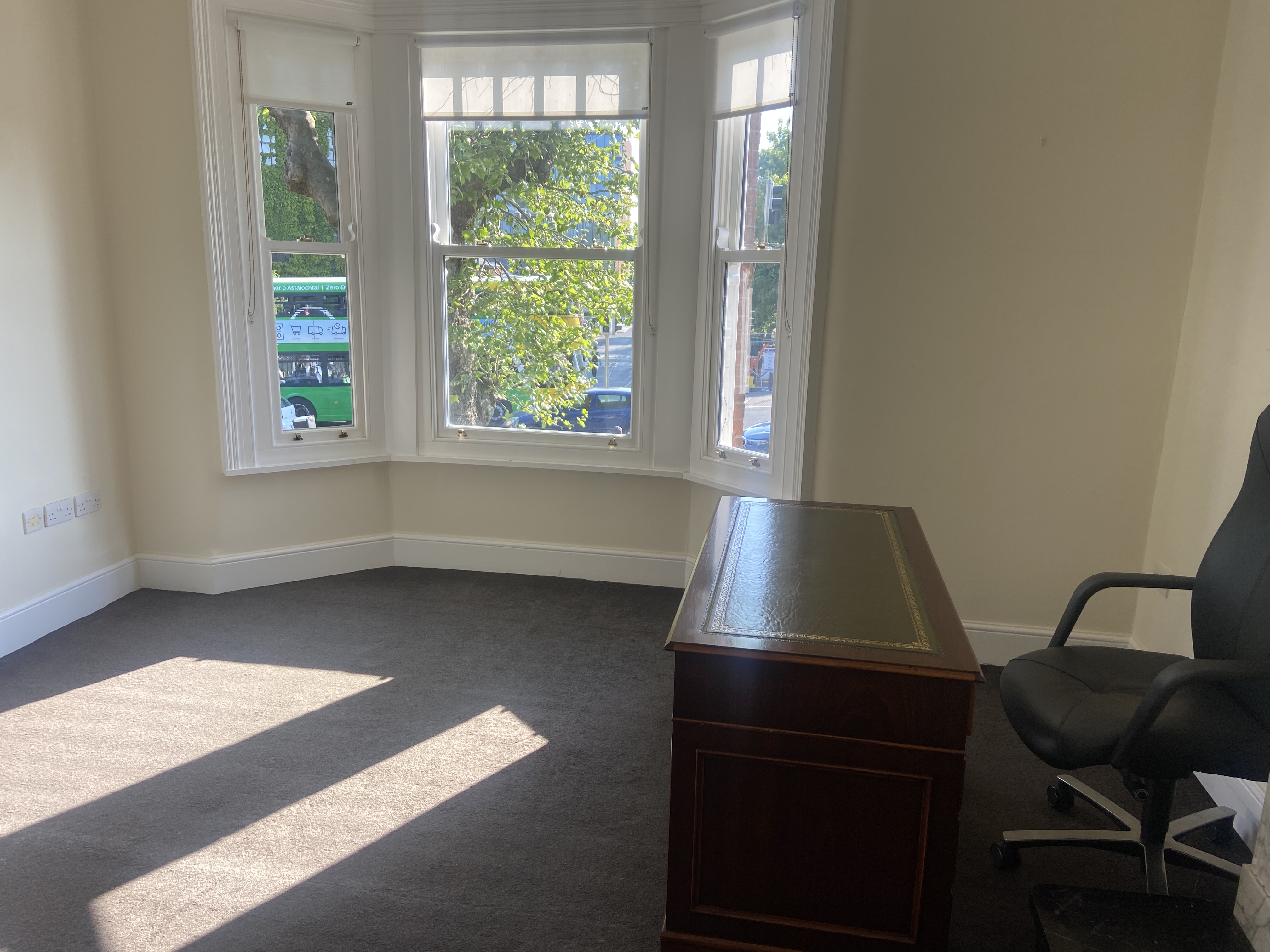 Therapy room to rent near Lesson street bridge Dublin 2