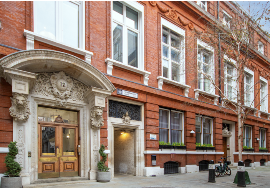 Quiet Central London (Bank) Room in Listed Building