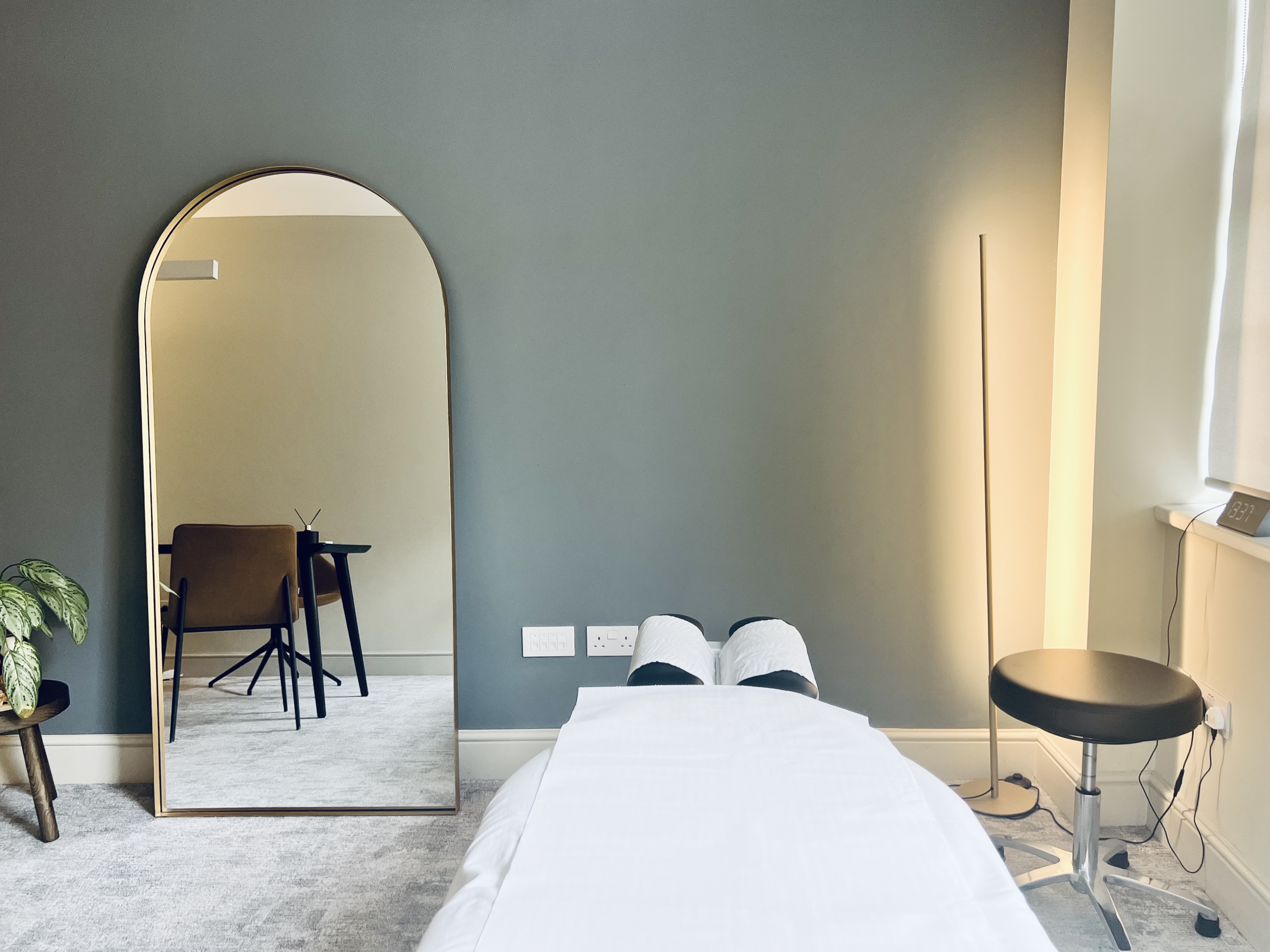 Premium Treatment Room | Manual Therapy London Bridge