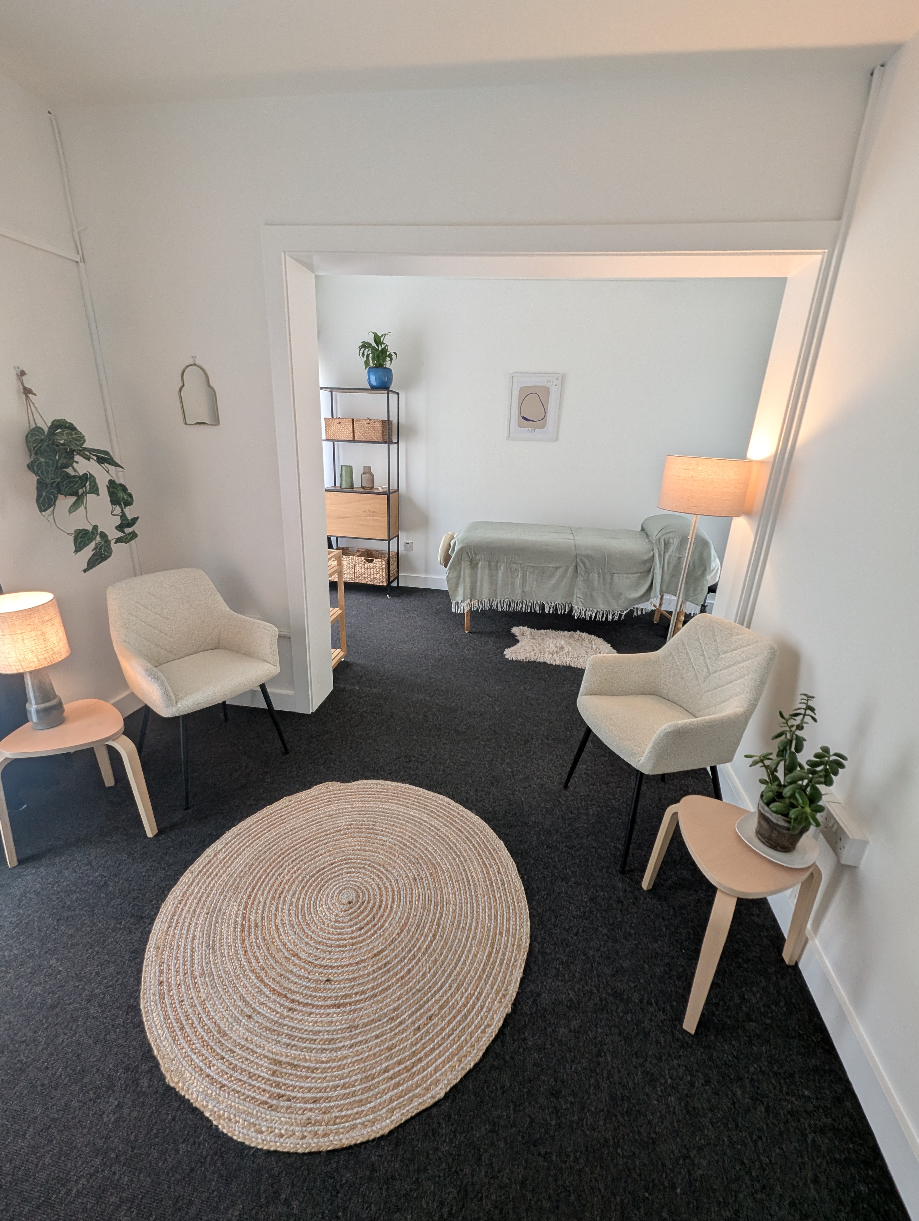 Bright, spacious treatment room to rent in Ranelagh