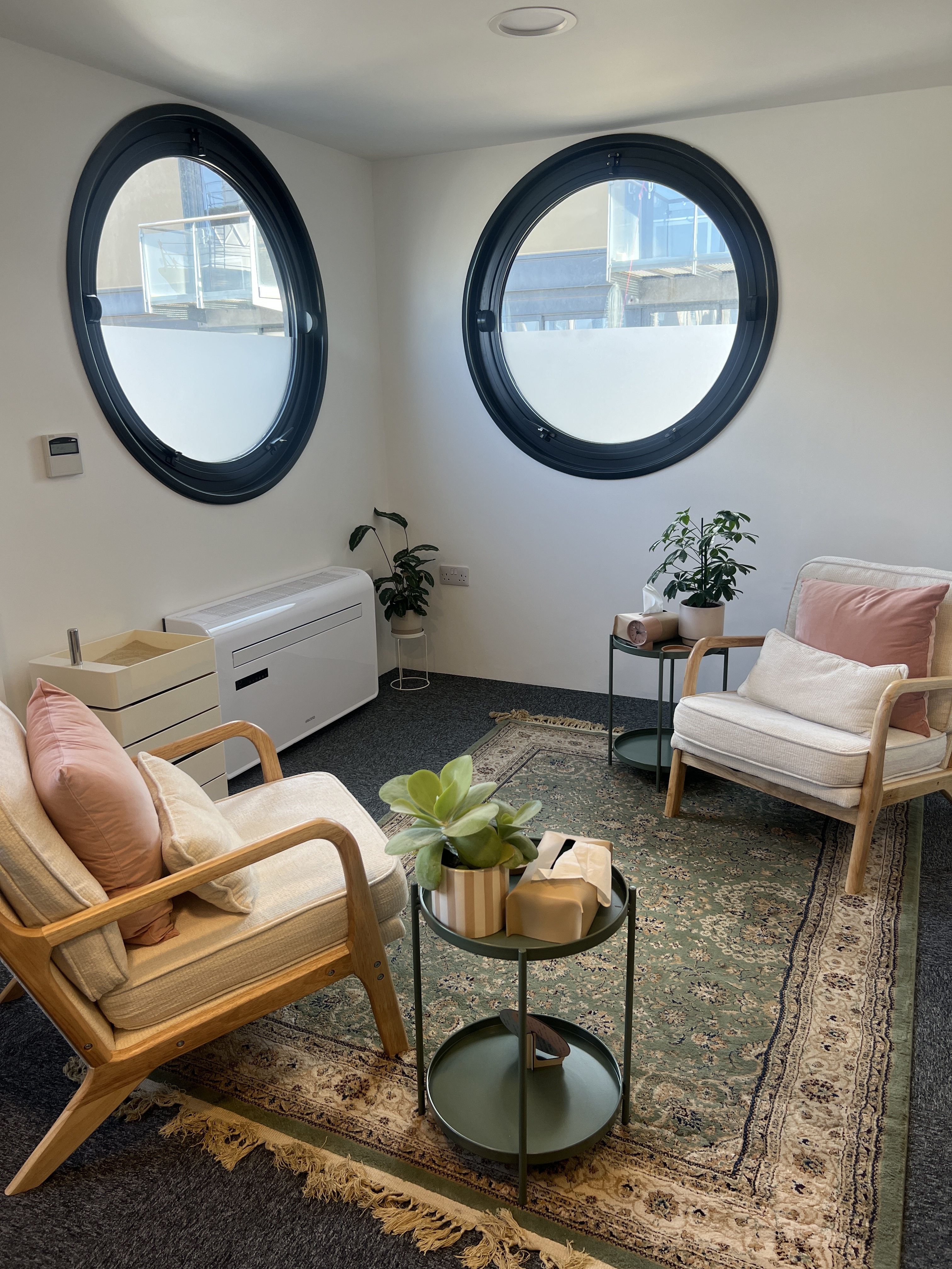 Therapy room and Space to rent in London